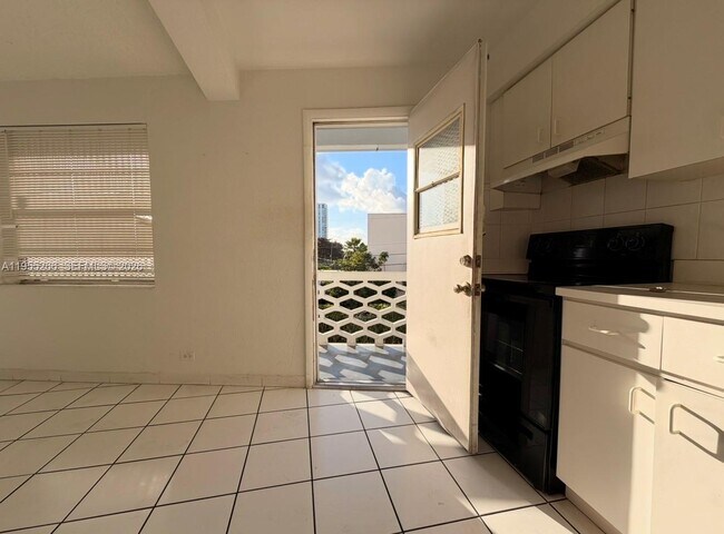 Foto del edificio - 1610 NW N River Dr