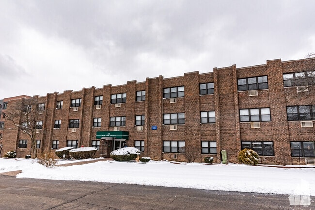 Building Photo - 696 Elm Pl
