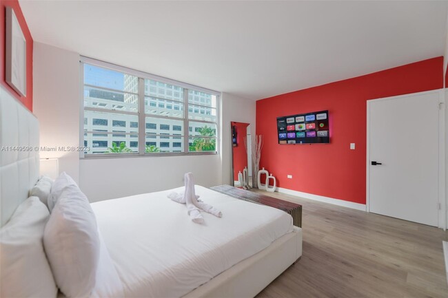 Foto del edificio - 825 Brickell Bay Dr
