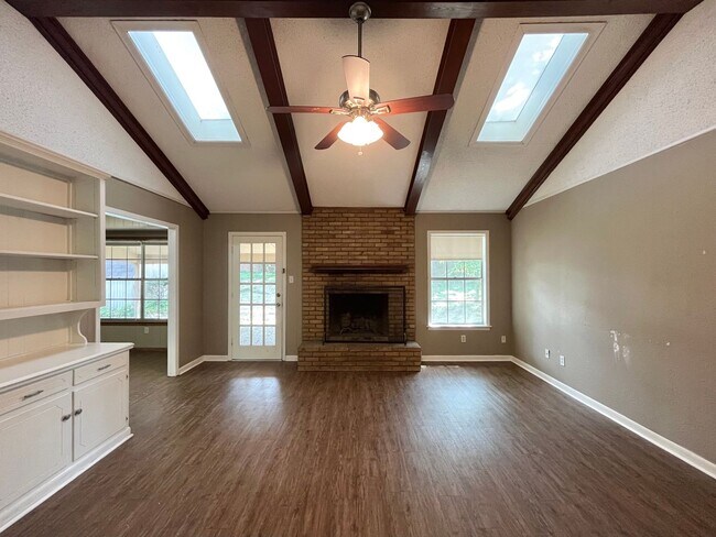 Building Photo - 3512 Glendale Dr