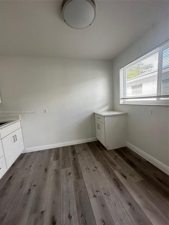 Foto del edificio - 116 SE 9th Ct