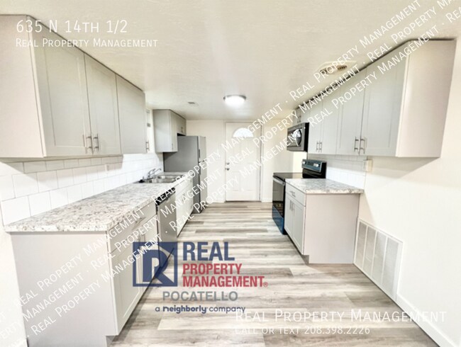 Building Photo - MOVE - IN SPECIAL - 2 Bedroom Basement Apa...
