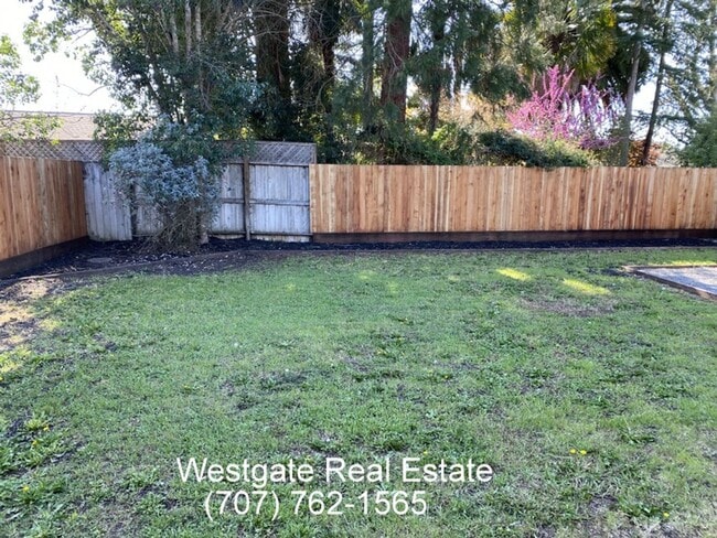 Foto del edificio - 8419 Lakewood Ave