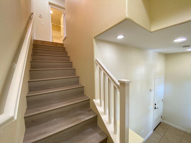 Foto del edificio - 3bedroom 3 bath home in the Solaire Commun...
