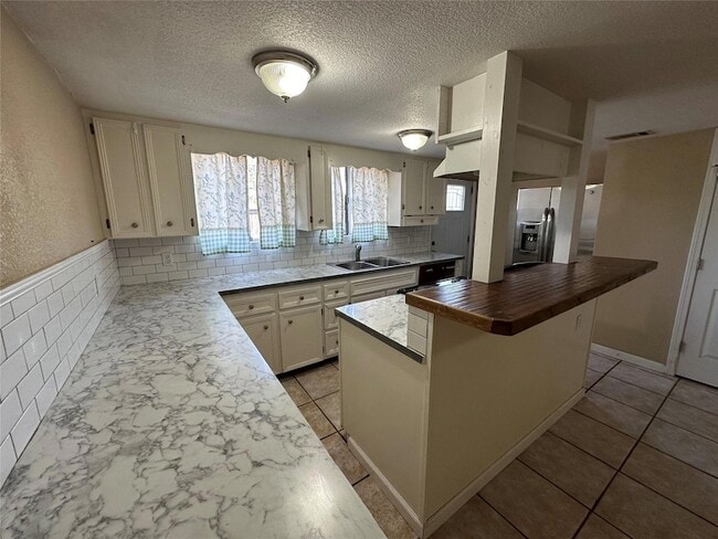 Building Photo - 161 Fm 1209 Unit A1