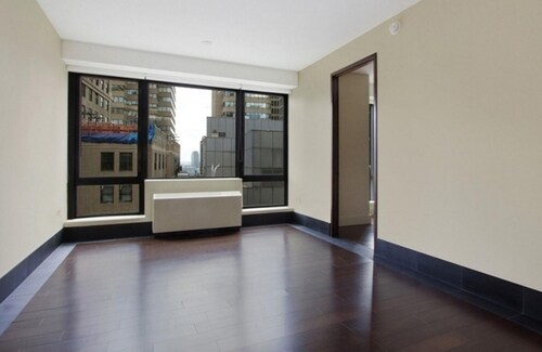 Primary Photo - 42 Broad St
