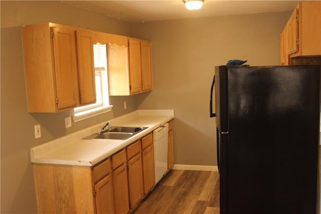 Building Photo - 193 Wade Ln