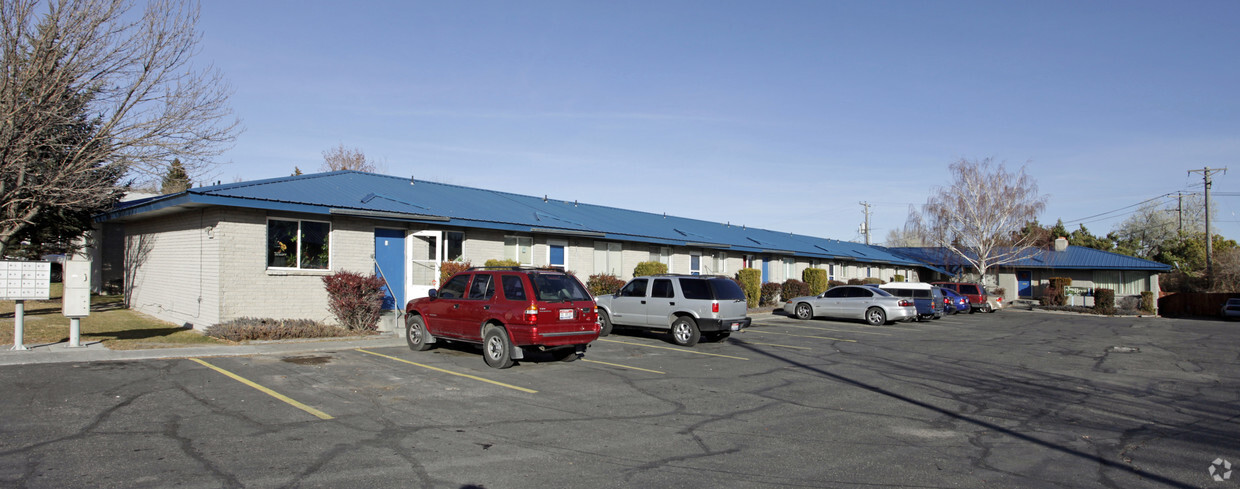 Primary Photo - Jus Brytt Apartments