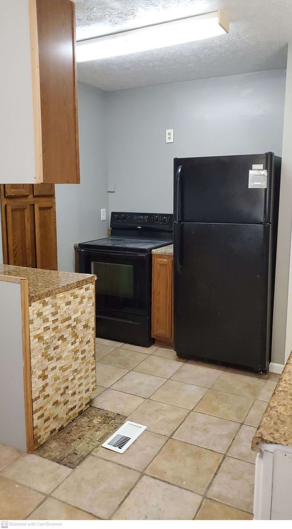 Foto del edificio - Recently updated 2 bedroom 2 bath with 1 c...