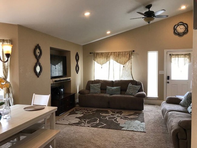 Foto del edificio - 5404 Alex Ranch Rd