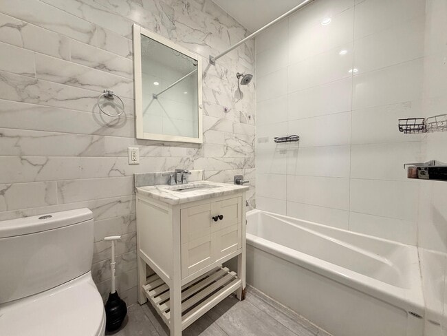 Building Photo - 11-09 36th Ave