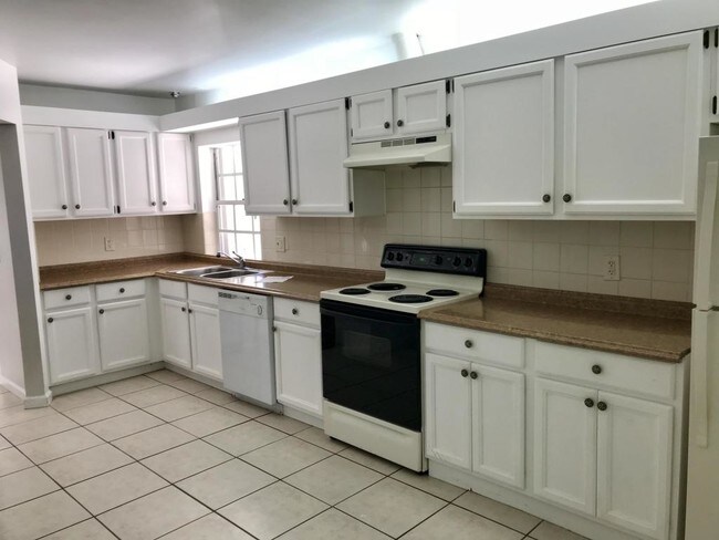 Building Photo - 2603 Vision Dr