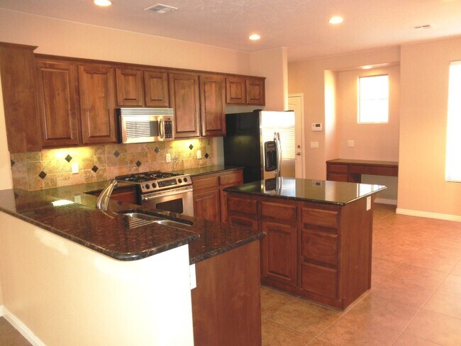 Foto del edificio - 1220 N Spring Valley Dr