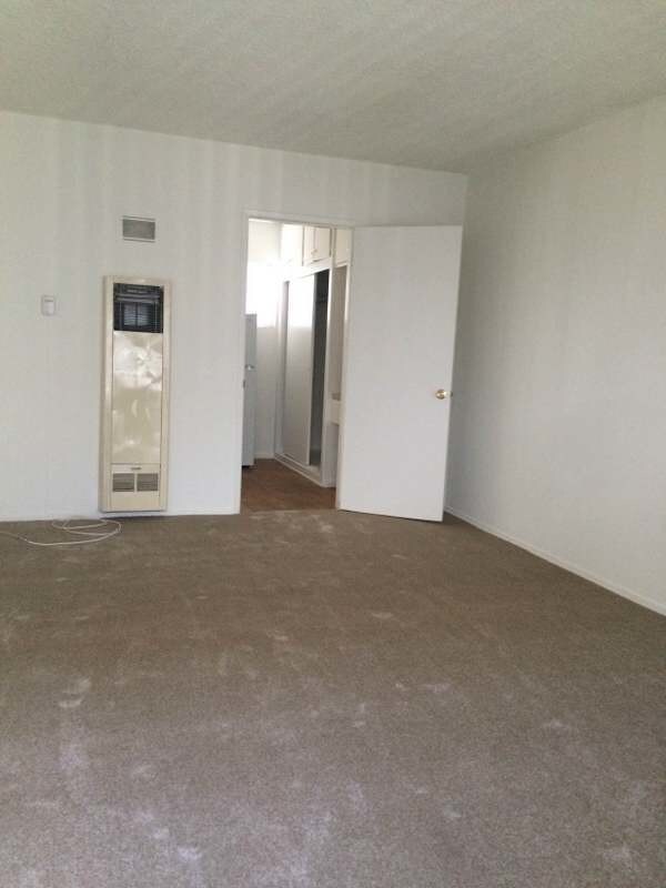 Building Photo - Nice Lower Bachelor Apartment in West LA!