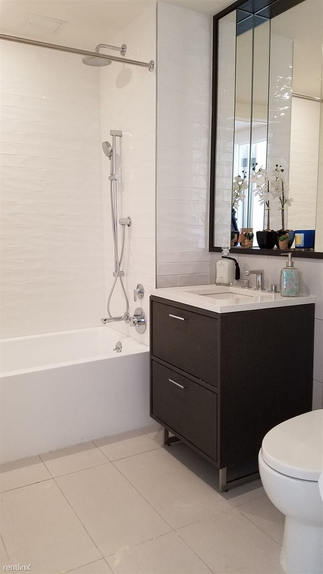 Building Photo - 2 br, 2 bath  - 606 Franklin Ave 700