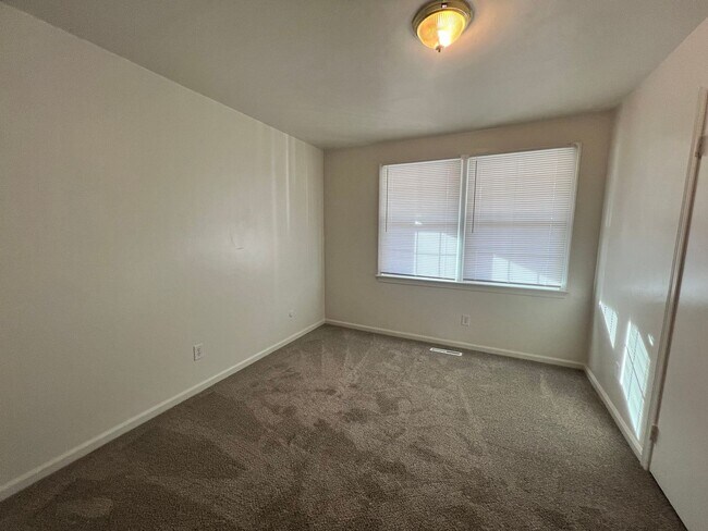 Building Photo - Deerfield