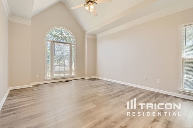 Building Photo - 115 Redspire Ln