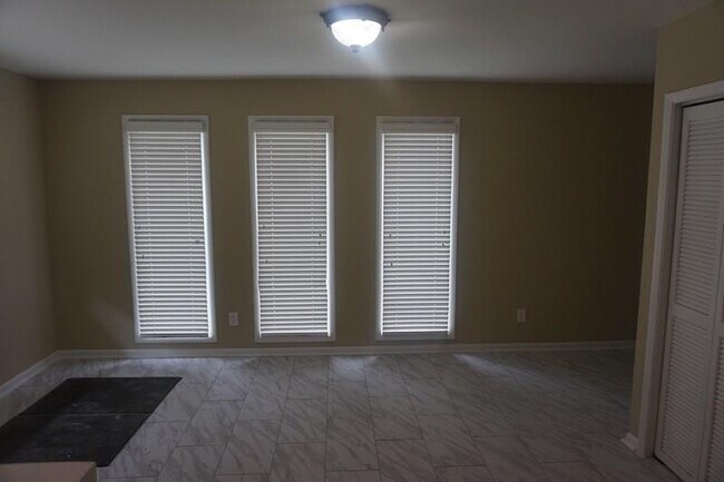 Foto del edificio - 1403 Stephens Dr NE
