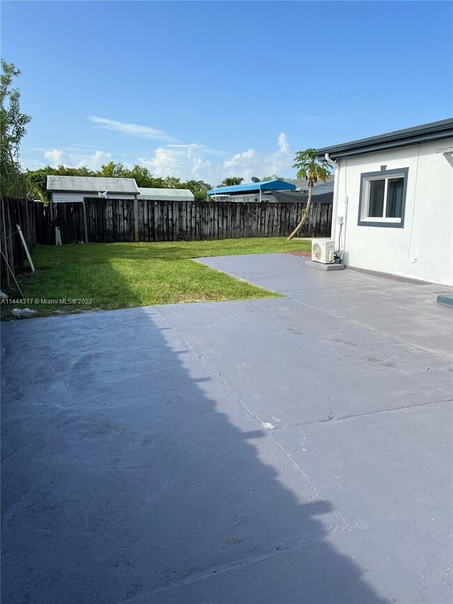 Building Photo - 5051 SW 128th Ct