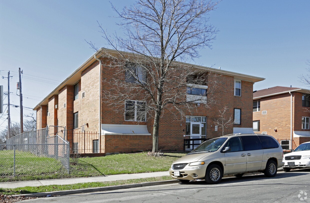 Street View - 2625 W Juneau Ave