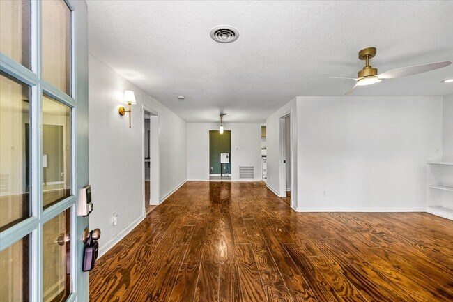 Building Photo - 5522 Avenue O 1/2