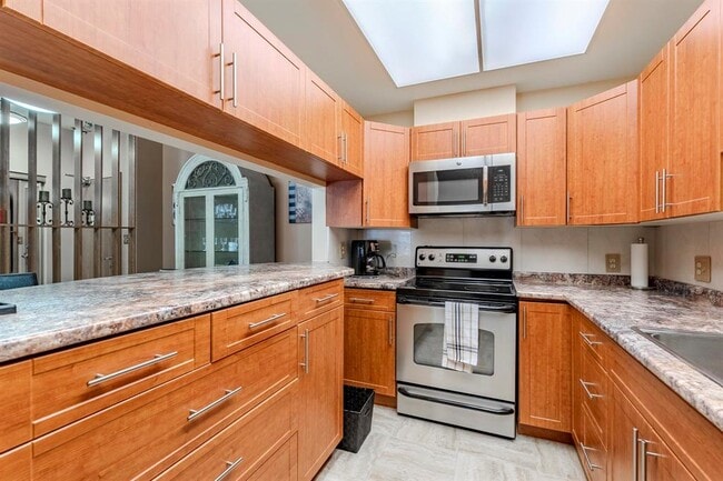 Kitchen - 3275 Pembina Hwy