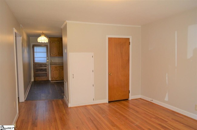 Building Photo - 125A White Oak Dr
