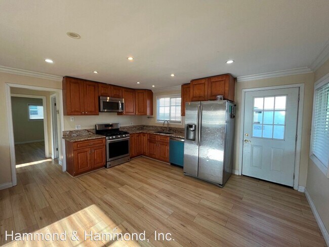 Building Photo - 2 br, 1 bath House - 10067 Lev Ave.