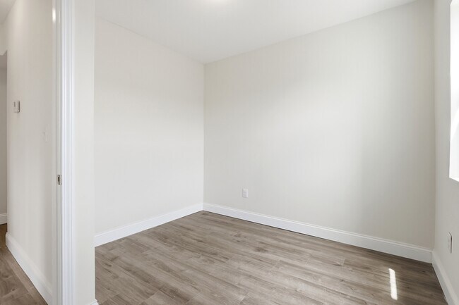 Foto del edificio - 4230 6th St SE