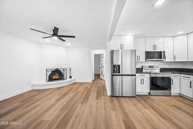 Building Photo - 3518 E Montecito Ave