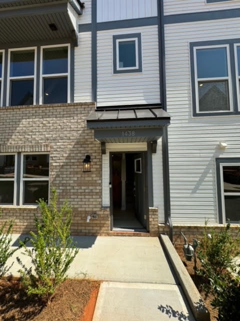 Building Photo - 1438 Blanche St