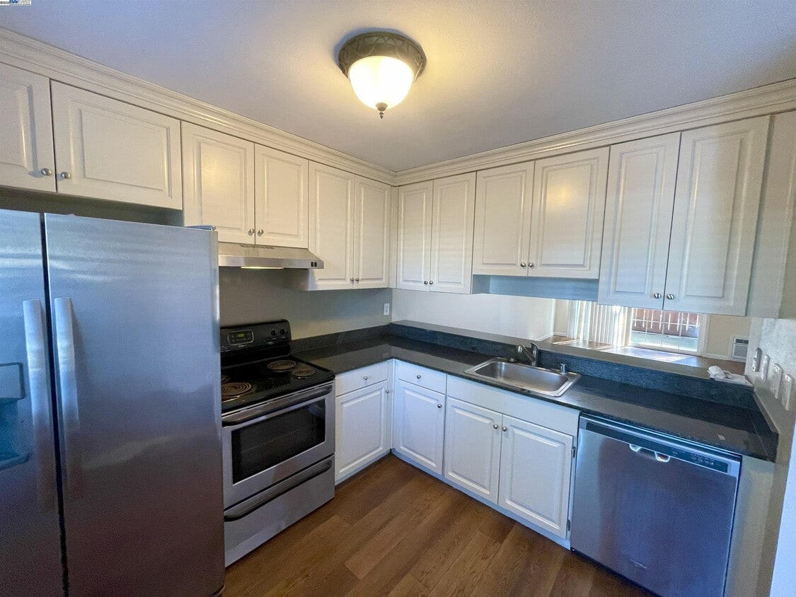 Foto principal - 7317 Starward Dr