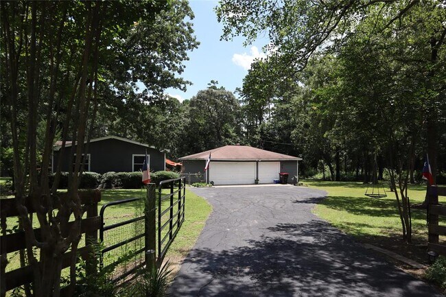 Building Photo - 153 Woodway Dr