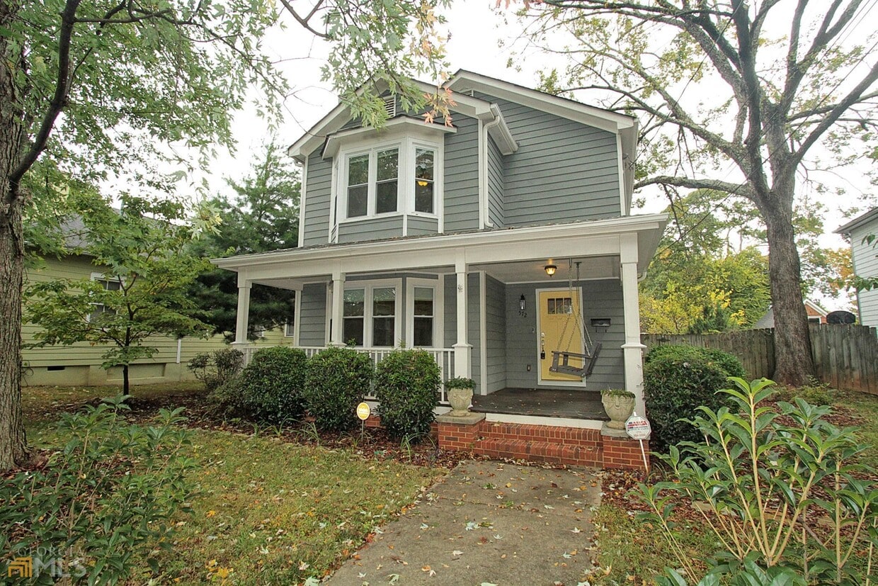 Primary Photo - 572 Auburn Ave NE