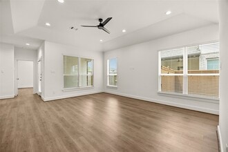 Building Photo - 2710 Bronze Vis Dr