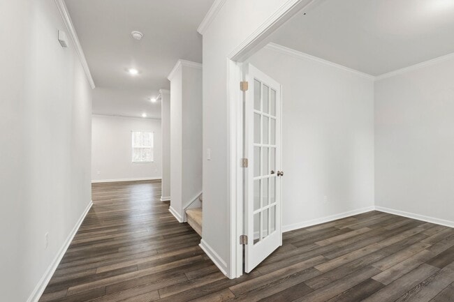 Foto del edificio - Modern 4-Bedroom Home in Serene Cul-de-Sac Location!