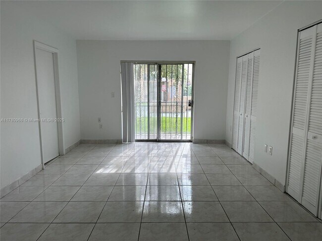 Foto del edificio - 4715 NW 7th St