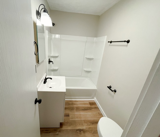 Building Photo - Great 2 bedroom house