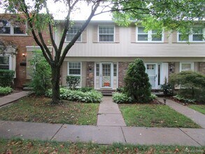 Building Photo - 1555 Brentwood