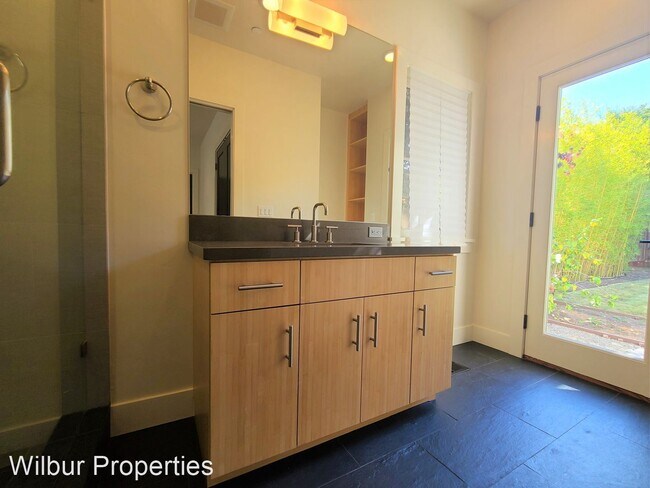 Foto del edificio - 5 br, 4.5 bath House - 718 La Para Ave