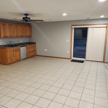 Building Photo - 524 Emerson Ave N