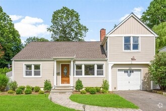 Building Photo - 1504 Raleigh Rd