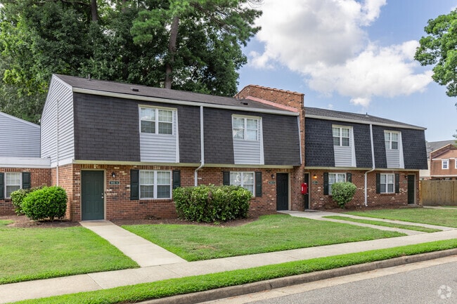 Building Photo - Hickory Point Townhomes