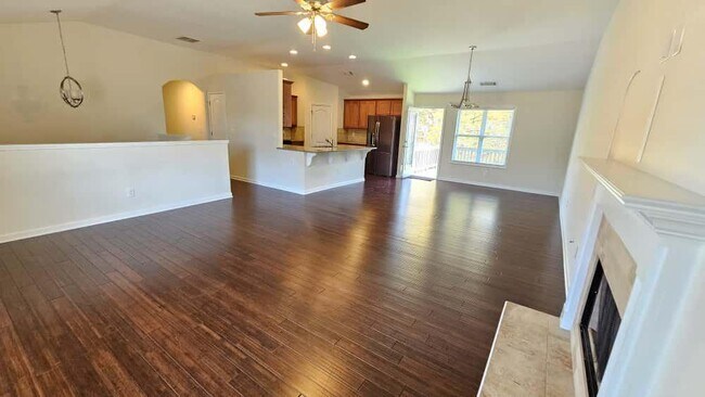 Foto del edificio - 2126 Crown Park Dr