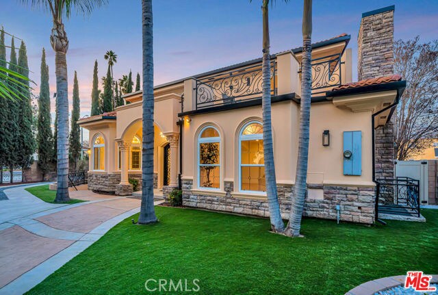 Foto del edificio - 661 W Lemon Ave