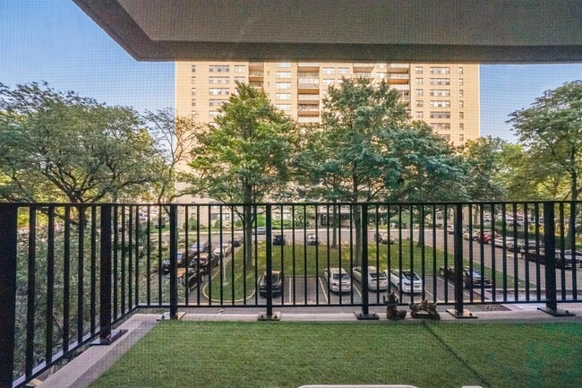 Building Photo - 225 ST PAULS Ave