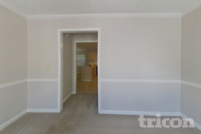 Foto del edificio - 3590 Cameron Hills Pl