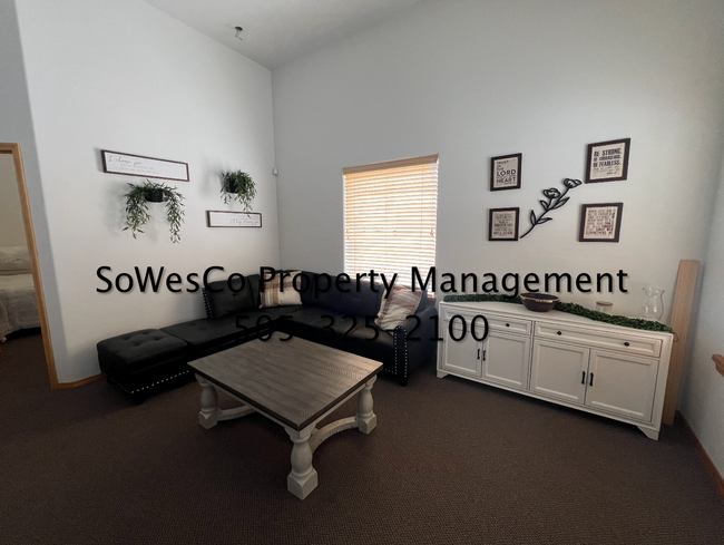 Building Photo - Beautiful Fully Furnished; 2 Bedroom 1 bat...