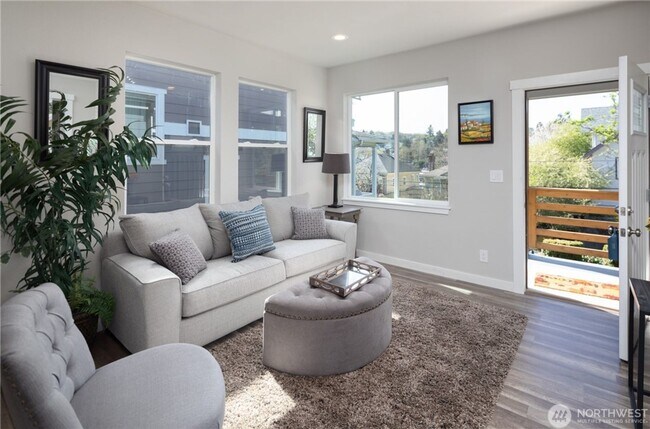 Foto del edificio - Columbia City Updated Home for Lease