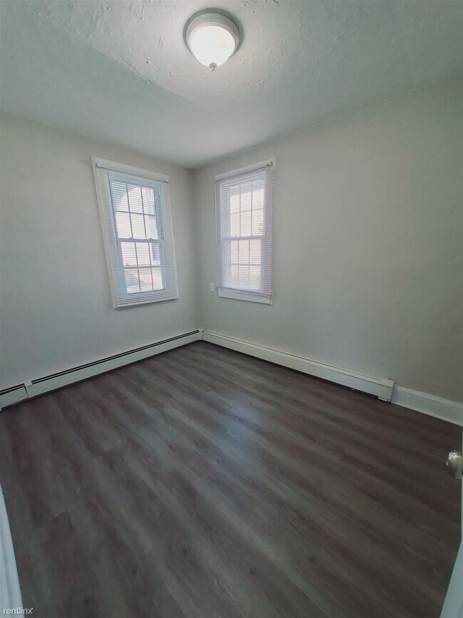 Foto del edificio - 1 br, 1 bath House - 63 Scofield Ave Unit 3